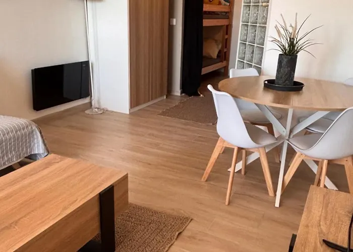Apartment Bord De Mer, Terrasse Et Parking